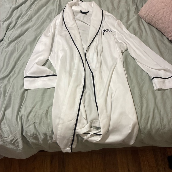 Kate Spade “Mrs” Silk Robe - Picture 2 of 2